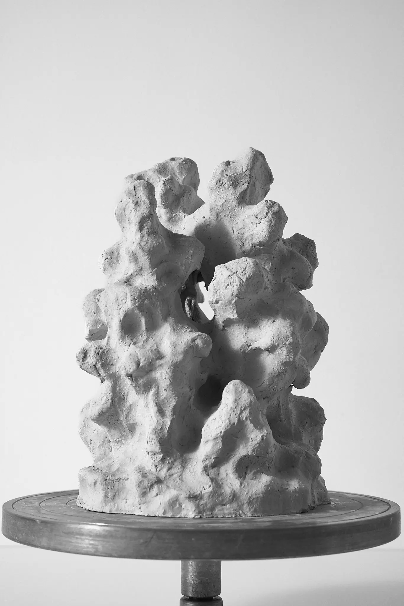 Escultura «VIII/25/26» de Alexander Tinti